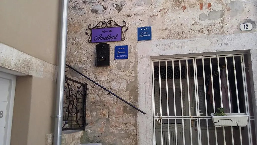 Apartment Amethyst Rovigno 0*,  Croazia